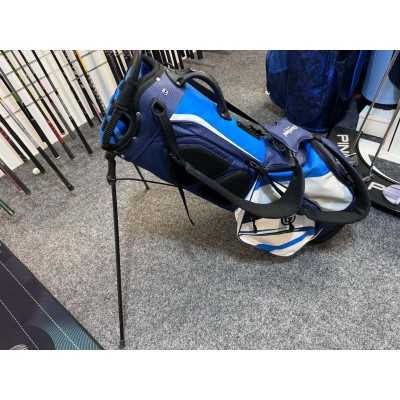 Cleveland Saturday stand bag navy/blå/vit *begagnad* Cleveland Saturday stand bag navy/blå/vit *begagnad*
